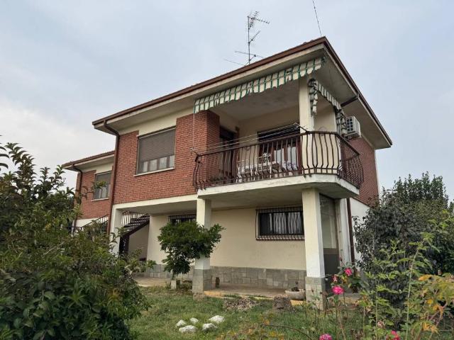 Villa Indipendente in vendita a Piemonte, Alessandria