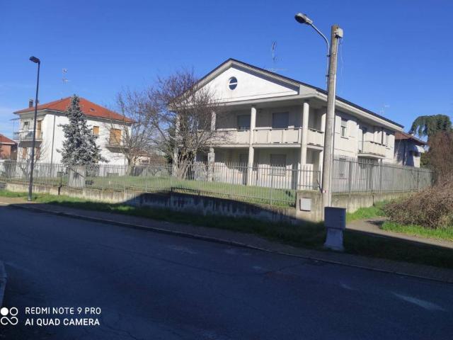 Villa Indipendente in vendita a Fontanile, Piemonte