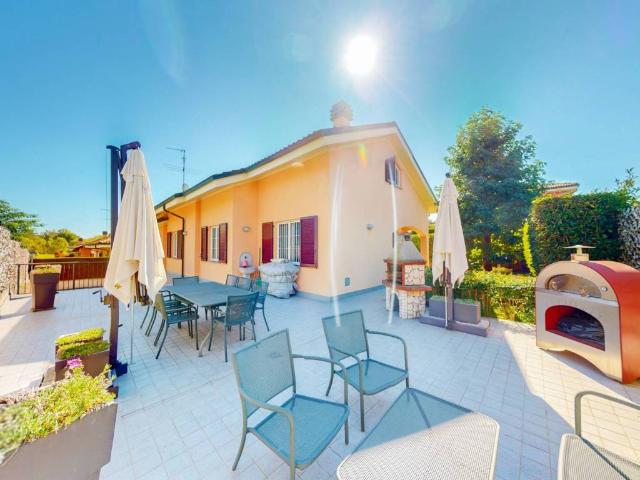 Villa Indipendente in vendita a Fontanile, Piemonte
