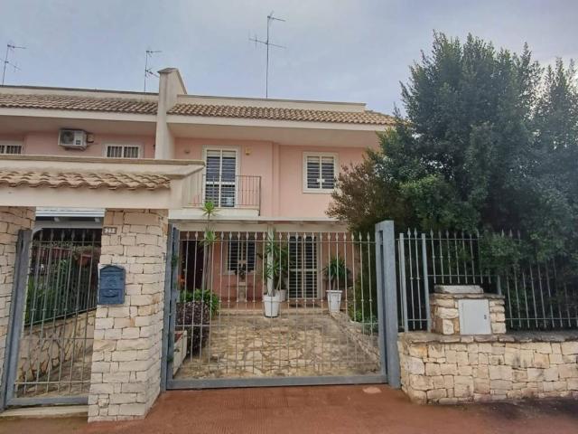 Villa Indipendente in vendita a Valenzano San Lorenzo, Puglia