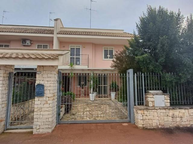 Villa Indipendente in vendita a Valenzano San Lorenzo, Puglia