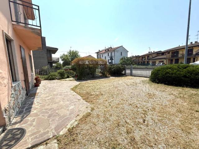 Villa Indipendente in vendita a Valera Fratta, Lombardia