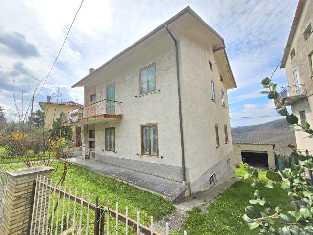 Villa Indipendente in vendita a Valfabbrica, Umbria