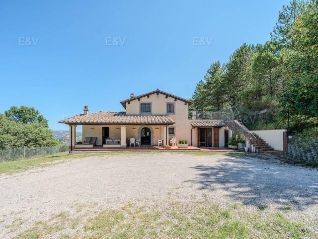 Villa Indipendente in vendita a Valfabbrica, Umbria