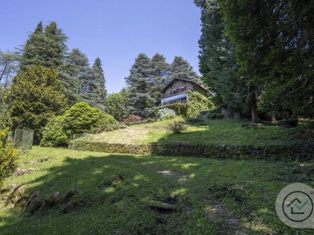 Villa Indipendente in vendita a Comunità Montana del Piambello, Valganna
