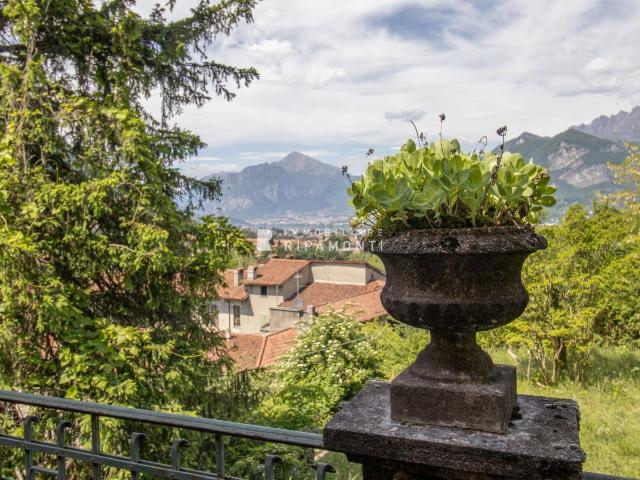 Villa Indipendente in vendita a Valgreghentino, Lombardia
