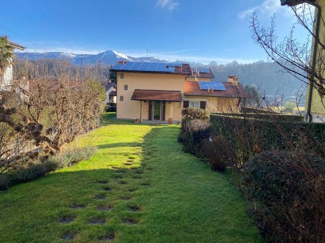Villa Indipendente in vendita a Valgreghentino, Lombardia