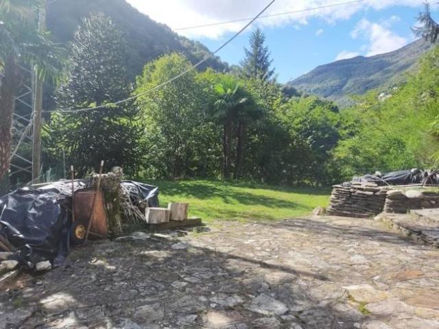 Villa Indipendente in vendita a Valle Cannobina, Piemonte