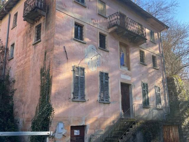 Villa Indipendente in vendita a Valle Cannobina, Piemonte