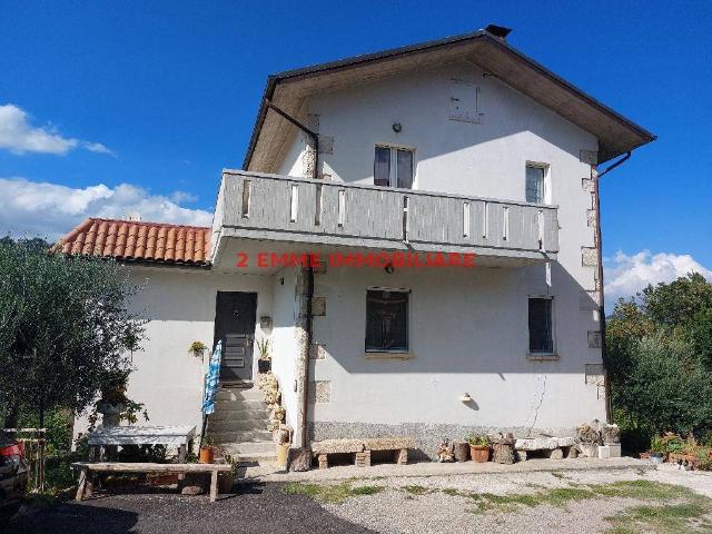 Villa Indipendente in vendita a Valle Castellana, Abruzzo