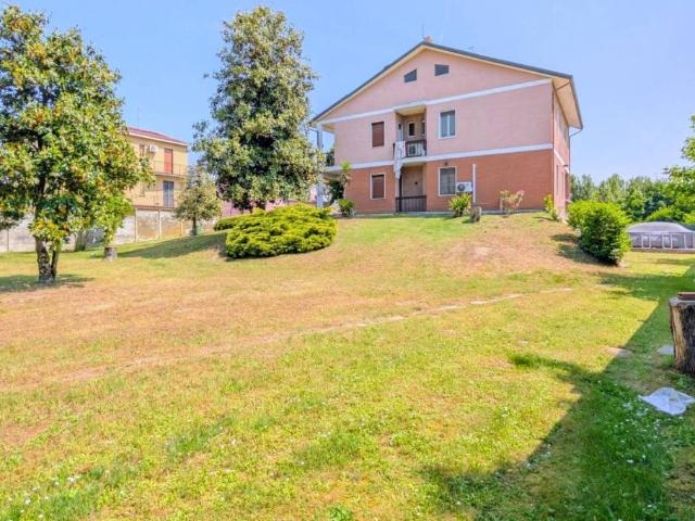 Villa Indipendente in vendita a Valle Salimbene, Lombardia
