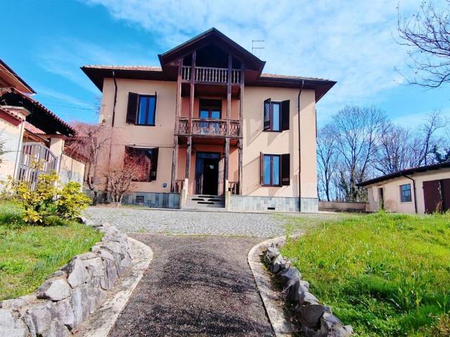 Villa Indipendente in vendita a Piemonte, Biella