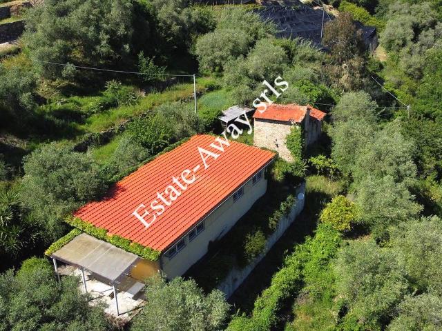 Villa Indipendente in vendita a Vallebona, Liguria