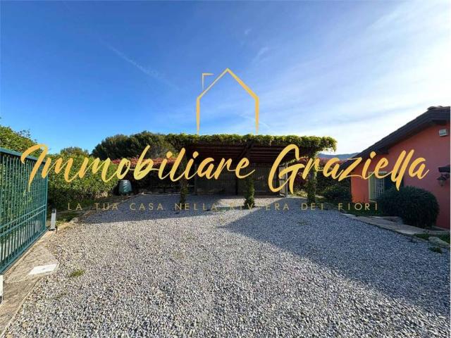 Villa Indipendente in vendita a Vallebona, Liguria