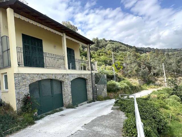 Villa Indipendente in vendita a Vallebona, Liguria