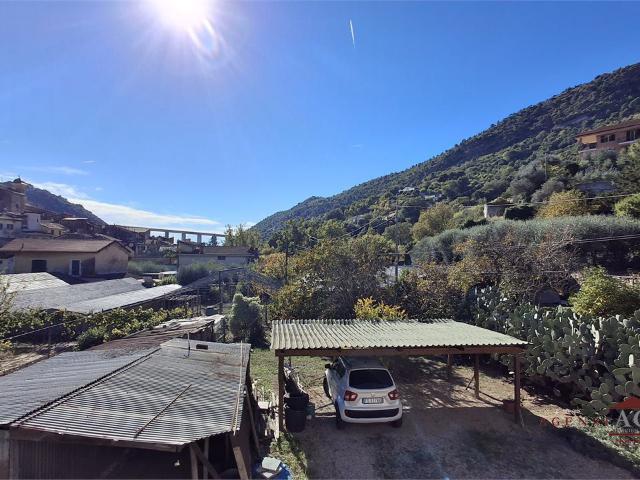 Villa Indipendente in vendita a Dolceacqua, Liguria