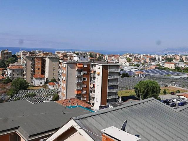 Villa Indipendente in vendita a Vallecrosia, Liguria