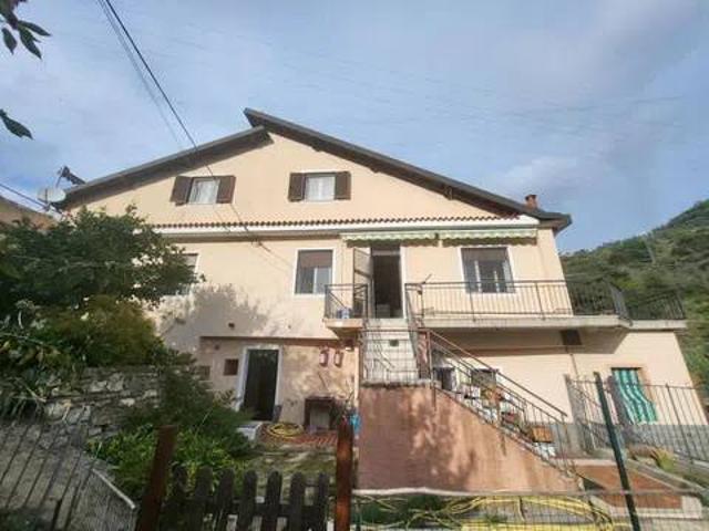 Villa Indipendente in vendita a Vallecrosia, Liguria