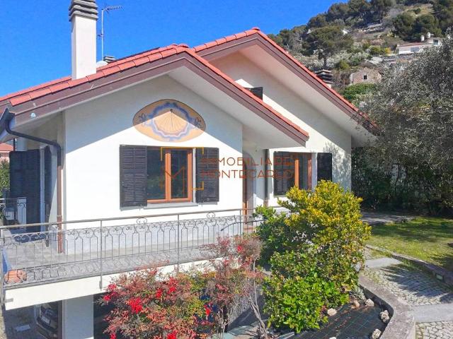 Villa Indipendente in vendita a Vallecrosia, Liguria
