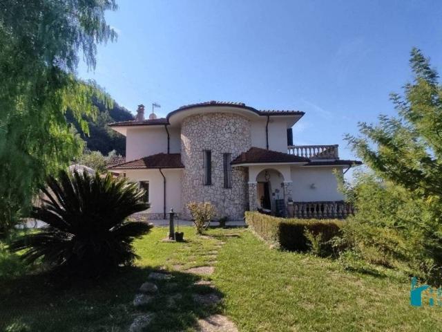 Villa Indipendente in vendita a Vallecrosia, Liguria
