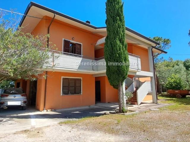 Villa Indipendente in vendita a Vallefoglia, Marche