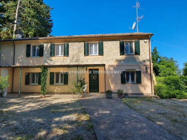 Villa Indipendente in vendita a Vallefoglia, Marche