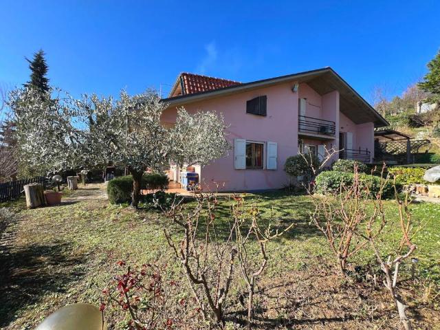 Villa Indipendente in vendita a Vallefoglia, Marche