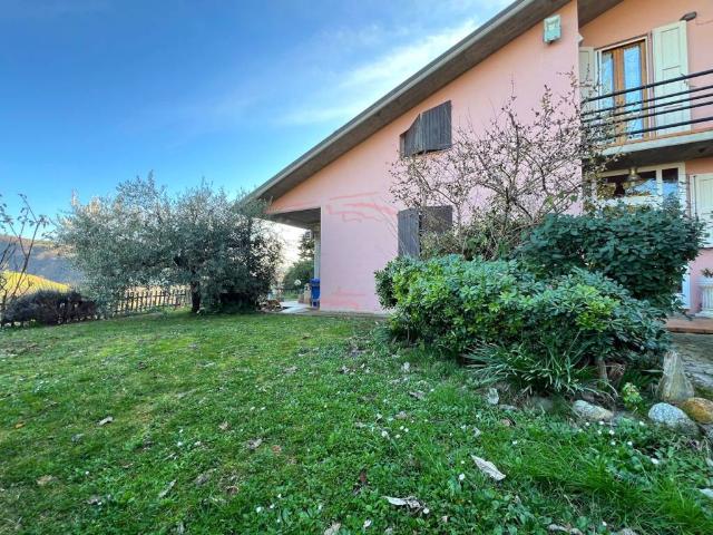 Villa Indipendente in vendita a Vallefoglia, Marche