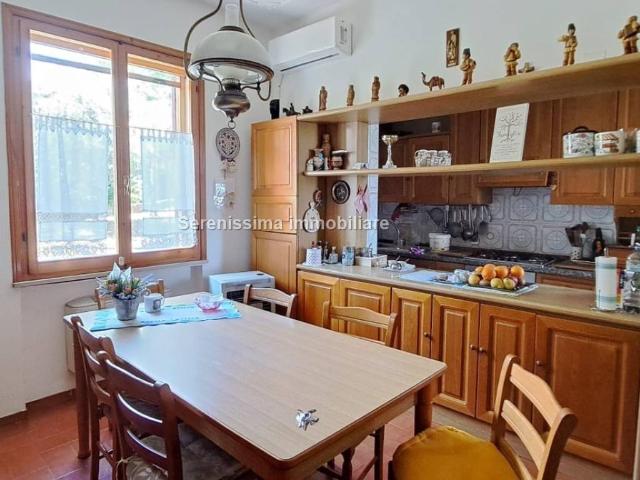 Villa Indipendente in vendita a Vallefoglia, Marche