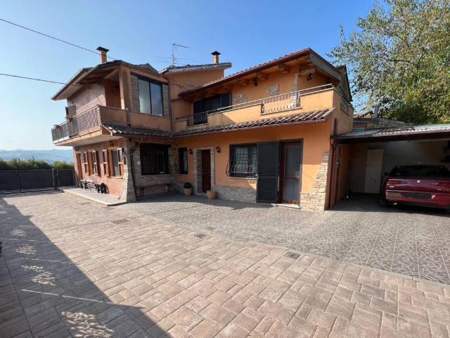 Villa Indipendente in vendita a Vallefoglia, Marche