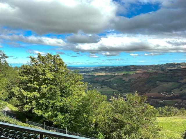 Villa Indipendente in vendita a Vallefoglia, Marche