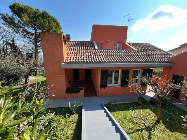 Villa Indipendente in vendita a Vallefoglia, Marche