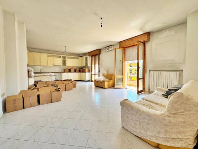 Villa Indipendente in vendita a Vallefoglia, Marche