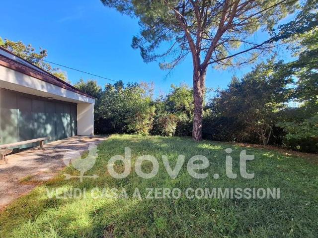Villa Schiera in vendita a Vallefoglia, Marche