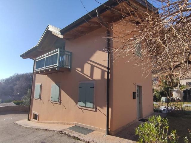 Villa Indipendente in vendita a Comunità della Valle dei Laghi, Vezzano