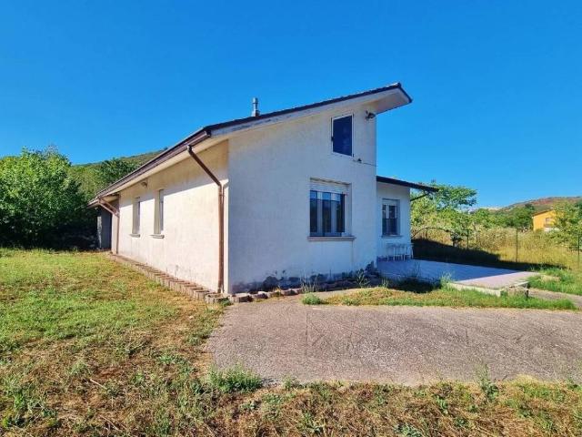 Villa Indipendente in vendita a Vallesaccarda, Avellino