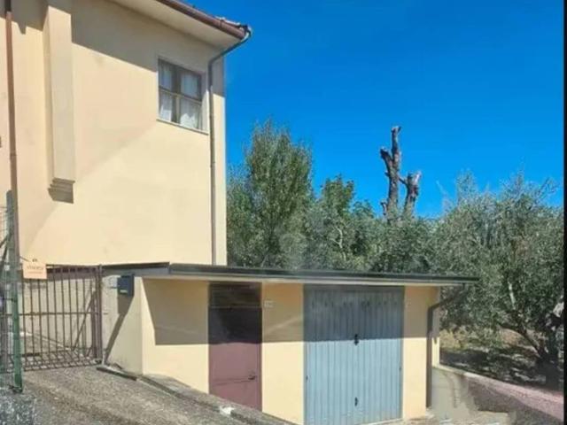 Villa Indipendente in vendita a Vallesaccarda, Campania