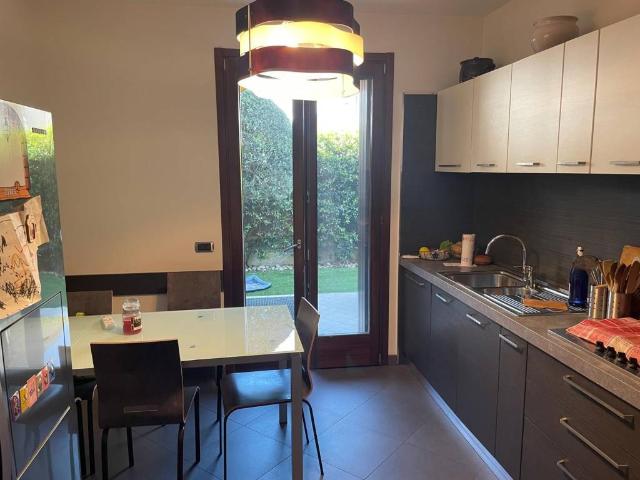Villa Indipendente in vendita a Caserta, Valmadrera