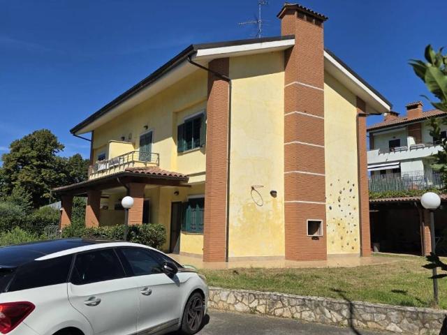 Villa Indipendente in vendita a Villaggio Rinascita, Roma Capitale