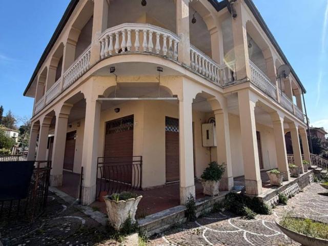 Villa Indipendente in vendita a Villaggio Rinascita, Roma Capitale