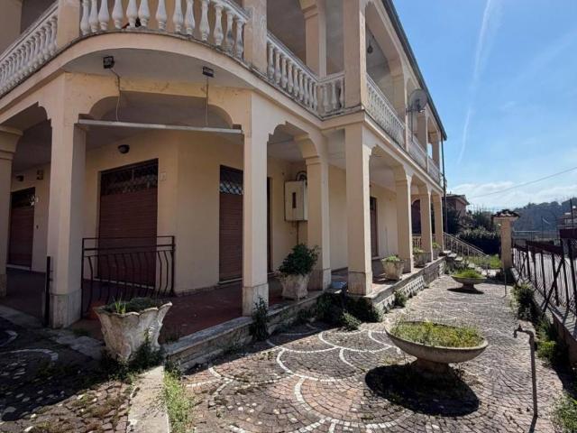 Villa Indipendente in vendita a Villaggio Rinascita, Roma Capitale
