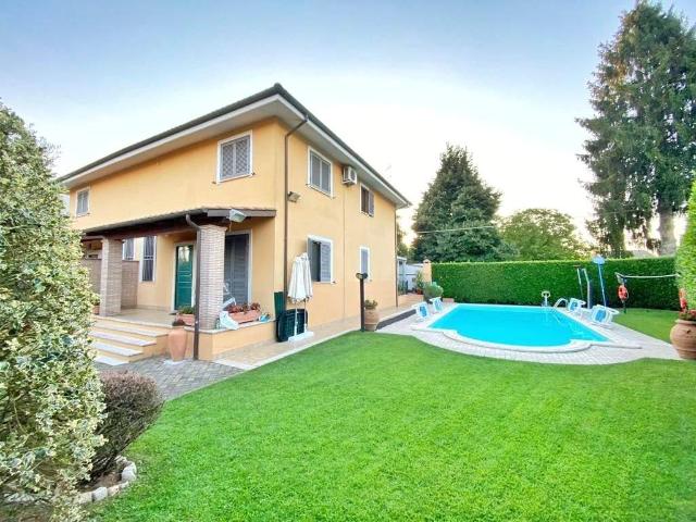 Villa Indipendente in vendita a Villaggio Rinascita, Roma Capitale