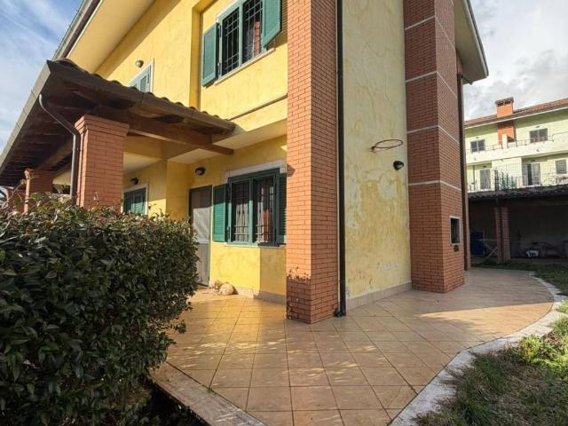 Villa Indipendente in vendita a Villaggio Rinascita, Roma Capitale