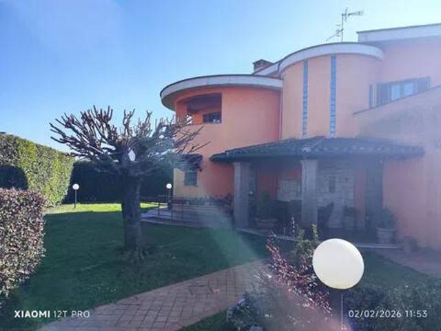 Villa Indipendente in vendita a Villaggio Rinascita, Roma Capitale
