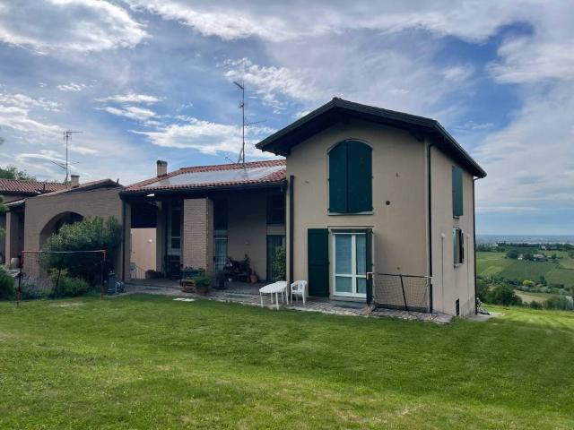 Villa Indipendente in vendita a Unione dei comuni Valli del Reno, Lavino e Samoggia, Bazzano