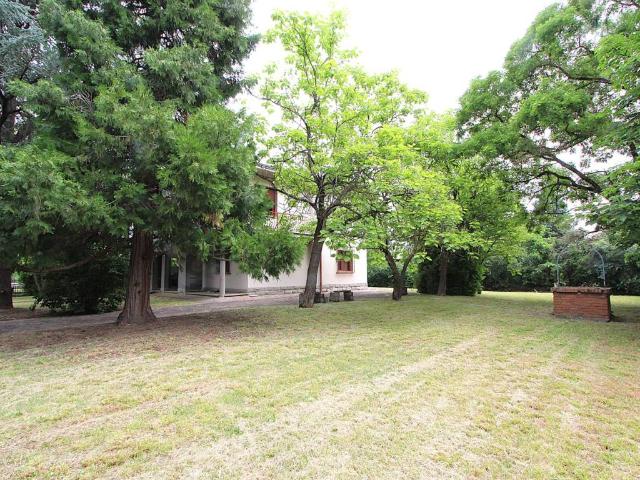 Villa Indipendente in vendita a Unione dei comuni Valli del Reno, Lavino e Samoggia, Reggio Emilia