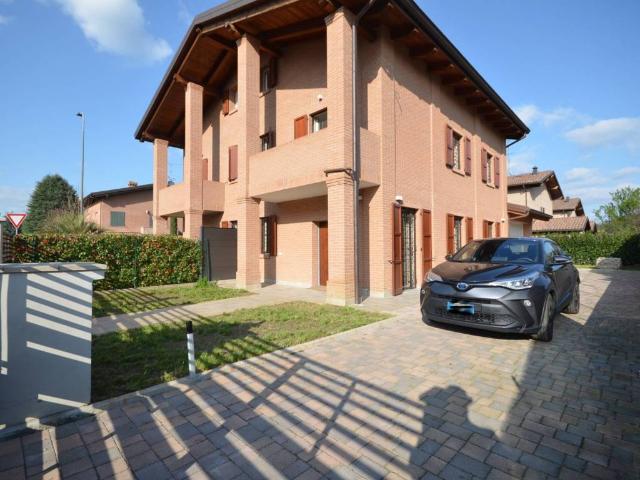 Villa Indipendente in vendita a Unione dei comuni Valli del Reno, Lavino e Samoggia, Pragatto
