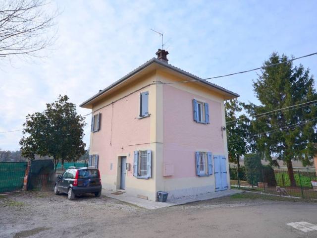 Villa Indipendente in vendita a Unione dei comuni Valli del Reno, Lavino e Samoggia, Reggio Emilia