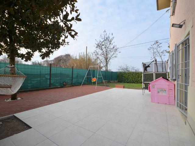 Villa Indipendente in vendita a Unione dei comuni Valli del Reno, Lavino e Samoggia, Reggio Emilia