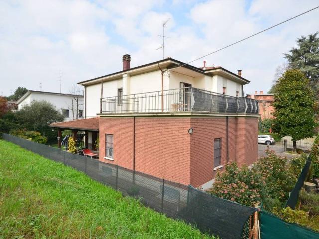 Villa Indipendente in vendita a Unione dei comuni Valli del Reno, Lavino e Samoggia, Bazzano